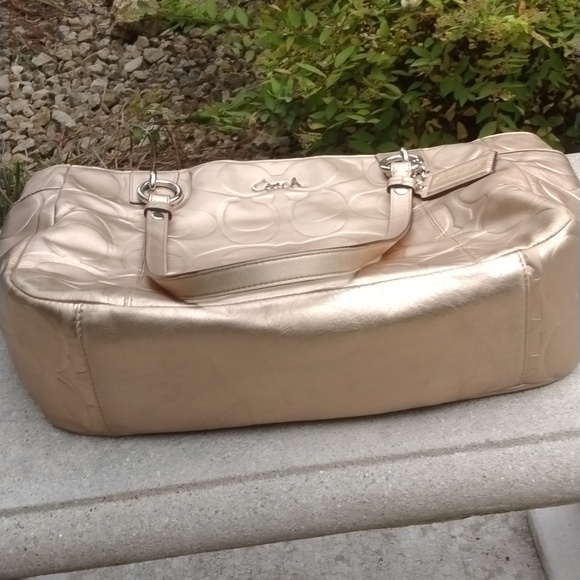 GUC Coach Metallic Bronze Gold Leather Signature Embossed Gallery Tote, F17730 - Picture 12 of 13